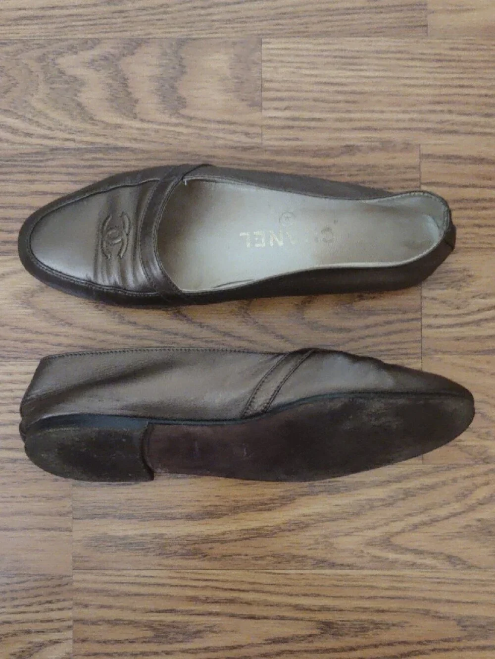 Authentic CHANEL Bronze Brown Leather CC Logo Flats